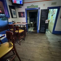 On Q Smokehouse Grill - Inside