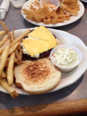 Captain Tom's Seafood by null