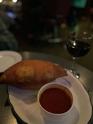 Mike's Pizzeria Lounge by null