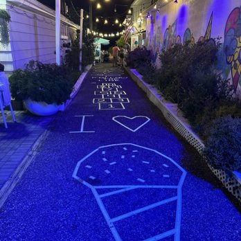 Shock Ice Cream & Dessert Cafe - Cute entrance and eye catching at night - Ice Cream & Frozen Yogurt Near Me - Westhampton Beach, New York Shock Ice Cream & Dessert Cafe - Cute entrance and eye catching at night - Ice Cream & Frozen Yogurt Near Me - Westhampton Beach, New York
