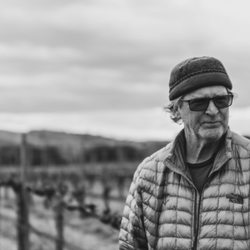 Craft & Cluster - I love working with winemakers, brewers, and vineyard owners. Tell me your story while I photograph you!