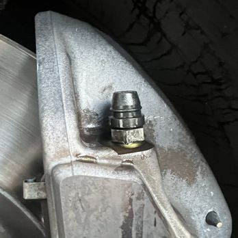 Diamond Ford - Break fluid leak - Car Dealers Near Me - Lancaster, California