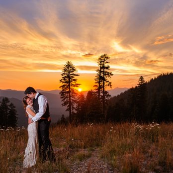 Zephyr Lodge - A beautiful sunset right outside of Zephyr on wedding night - American Near Me - Truckee, California