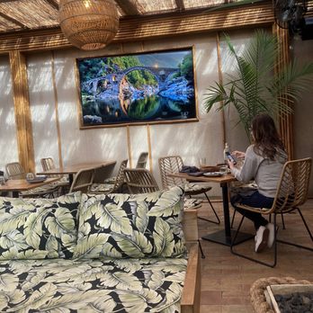 Belles Beach House - Tiki Bars Near Me - Venice, California Belles Beach House - Tiki Bars Near Me - Venice, California
