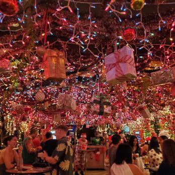 The Christmas Bar - festive decor inside - Pop-Up Restaurants Near Me - Honolulu, Hawaii The Christmas Bar - festive decor inside - Pop-Up Restaurants Near Me - Honolulu, Hawaii