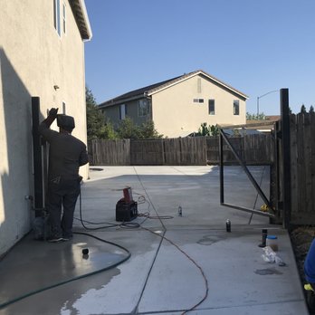 High Quality Fence - Putting up the gate. - Fences & Gates Near Me - Manteca, California High Quality Fence - Putting up the gate. - Fences & Gates Near Me - Manteca, California