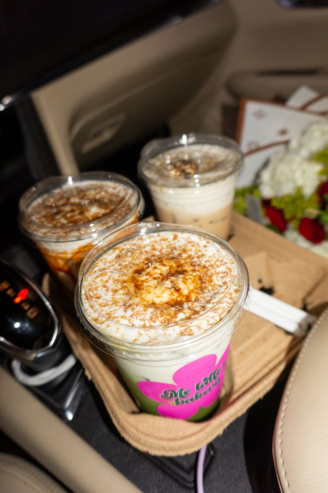 Me Latte's Bakery Logo