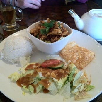 The Basil Restaurant - Garlic Carson lunch special - Thai Near Me - Carson City, Nevada