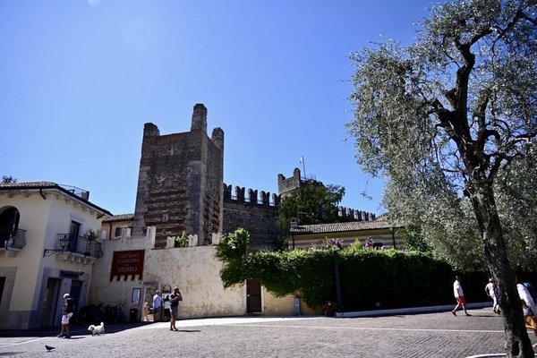 Castello Scaligero by null