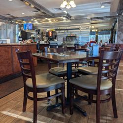 Toms River Diner - Dining Room