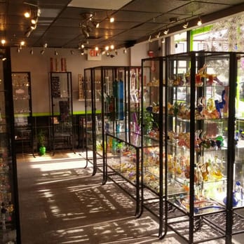 Nona's Smoke Shop - Tobacco Shops Near Me - Johnston, Rhode Island