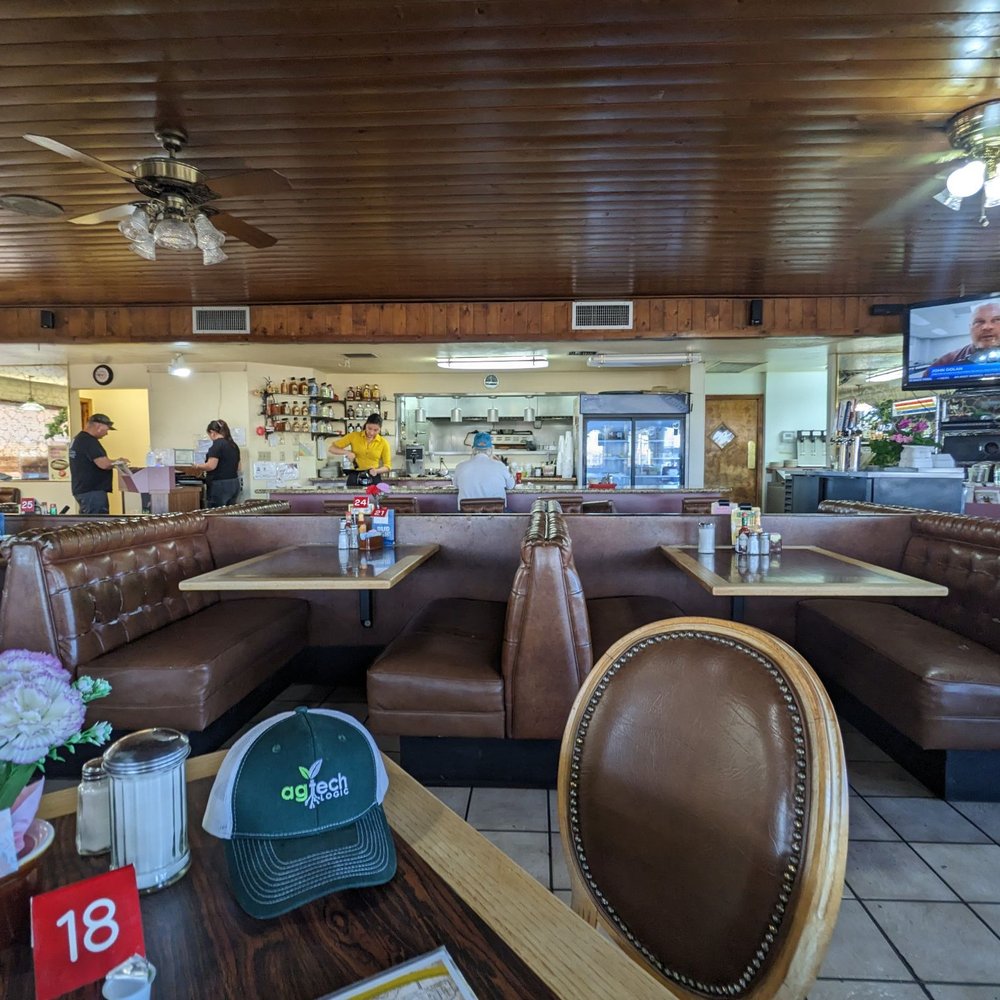 Golden 9 Restaurant - Inside 4-29-2023 - American Near Me - Eloy, Arizona Golden 9 Restaurant - Inside 4-29-2023 - American Near Me - Eloy, Arizona