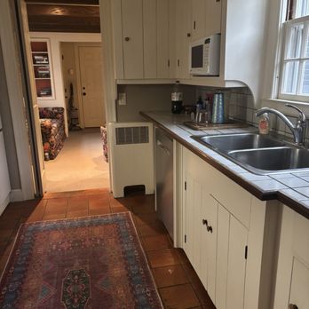 Callegari Cleaning - 3 bedroom 4 bath and kitchen and 3 bedrooms. Amazing work!! - Home Cleaning Near Me - Chicopee, Massachusetts