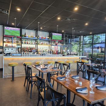 Vespino Pizza Restaurant - Inside - Pizza Near Me - Fairfield, Connecticut