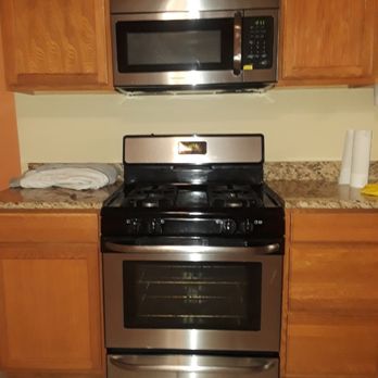 Queen of Clean - After of stove/microwave - Home Cleaning Near Me Queen of Clean - After of stove/microwave - Home Cleaning Near Me