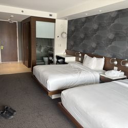 Mere Hotel - Third floor room with two queen beds