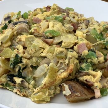 Art's Corner Cafe - Hodgepodge of everything. Not impressed. Potatoes were not properly prepared and bland - Breakfast & Brunch Near Me - Ventura, California
