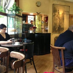 Cafe Vienes - Cafetera antigua