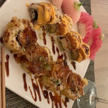 Sushi Hachi - Hachi Roll, Capitol Roll, Yellowtail Scallion Nigiri, Chu Toro Nigiri - Sushi Bars Near Me - Washington, DC, District of Columbia