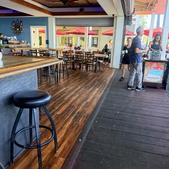 Island Lava Java - Seating inside - American Near Me - Kailua Kona, Hawaii