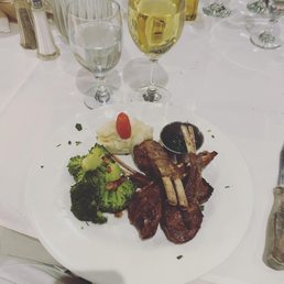 I got the Grilled Lamb Chops. Absolutely delicious and the mashed potatoes were divine.