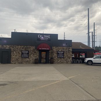 Central Station Steak & Ale - The front of the restaurant - American Near Me - Cambridge, Ohio