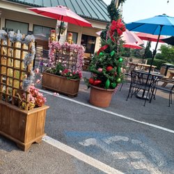 Scoops Ice Cream & Grille - Christmas in July