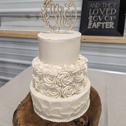 Linda's Bakery - Custom wedding cakes