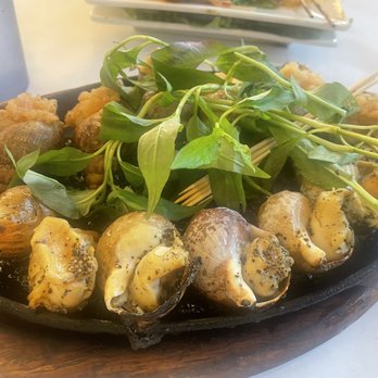 Bien Hen Restaurant - Escargot half garlic half peppercorn sauce - Seafood Near Me - Westminster, California Bien Hen Restaurant - Escargot half garlic half peppercorn sauce - Seafood Near Me - Westminster, California