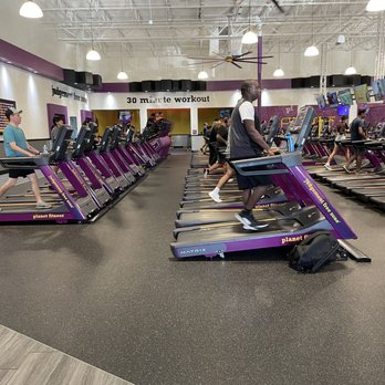 Planet Fitness - Cardio equipment - Gyms Near Me - Irving, Texas