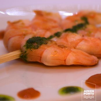 Azken Portu - Brocheta de langostinos a la plancha. - Pubs Near Me - Fuenterrabía, SS