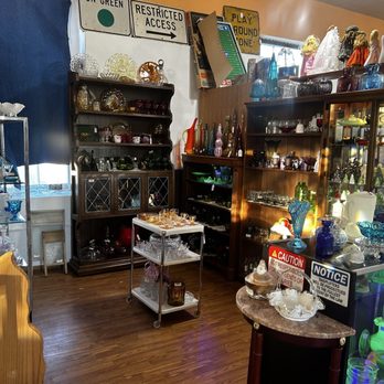 Sasquatch Antiquers - Used, Vintage & Consignment Near Me - Florence, Texas Sasquatch Antiquers - Used, Vintage & Consignment Near Me - Florence, Texas