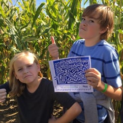 Ellms Family Farm - Kickin' butt in "The Amazing Maize Maze"