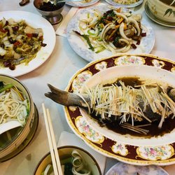 You and Me - 清蒸鲈鱼，椒盐鱿鱼，醋溜白菜，牛肉/排骨面