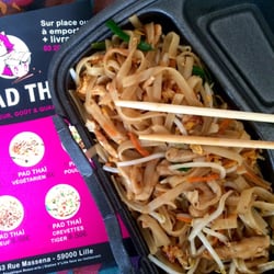 Le Pad Thai - Le pad thaï poulet et le flyer du restaurant