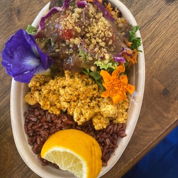 Aa Roots Maui - Tofu scramble bowl - Vegan Near Me - Lahaina, Hawaii Aa Roots Maui - Tofu scramble bowl - Vegan Near Me - Lahaina, Hawaii