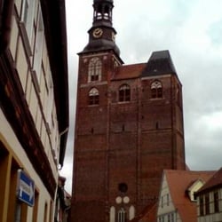 St. Stephan Kirche - St.Stephan aus kleiner Gasse gesehen.