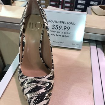 DSW Designer Shoe Warehouse - Shoe Stores Near Me - Southfield, Michigan