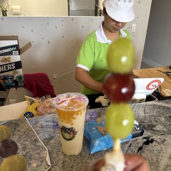 Shaka Shaka Tea House - Free grapes while you wait - Bubble Tea Near Me - Winter Park, Florida