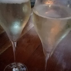 Peregian Beach Hotel - Prosecco (je 10 AUD$)