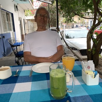 Azul - Jugo Verde and fresh squeezed orange juice - Breakfast & Brunch Near Me - Puerto Vallarta, JAL Azul - Jugo Verde and fresh squeezed orange juice - Breakfast & Brunch Near Me - Puerto Vallarta, JAL