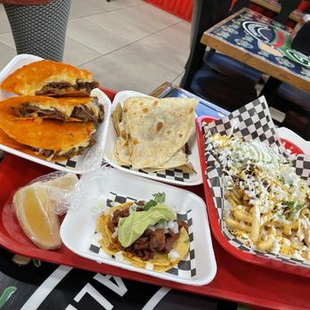 Calitacos - Table set - Tacos Near Me - Buckeye, Arizona