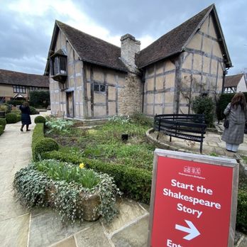 Shakespeare's Birthplace - Landmarks & Historical Buildings Near Me - Stratford-Upon-Avon, WAR