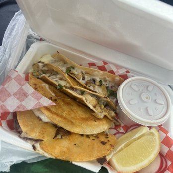 Poncho's Taqueria - Tacos Near Me - Los Angeles, California Poncho's Taqueria - Tacos Near Me - Los Angeles, California