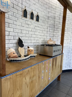 Break the Ice by null