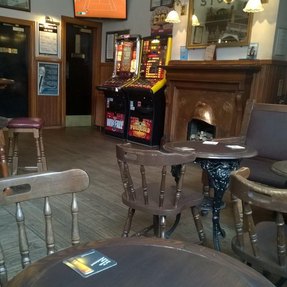 Auld Hoose - Pubs Near Me - Perth, PKN
