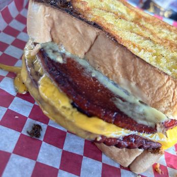 Pop's Southern Style Barbeque - Smoked bologna sandwich with cheese - American Near Me - Morehead, Kentucky Pop's Southern Style Barbeque - Smoked bologna sandwich with cheese - American Near Me - Morehead, Kentucky