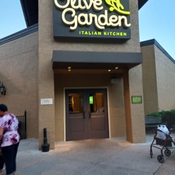 Olive Garden Italian Restaurant - Italian Near Me - Williamsburg, Virginia