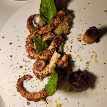 La Vecchia - Octopus - Italian Near Me - Vaughan, Ontario