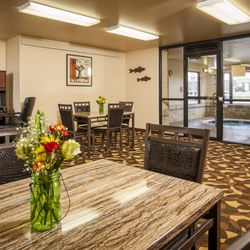 Cottonwood Inn & Suites - West Wing Lobby